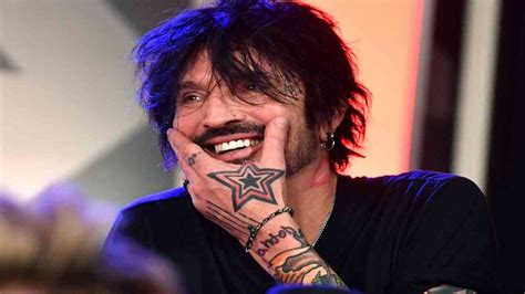 tommy lee nudo|Tommy Lee posts full